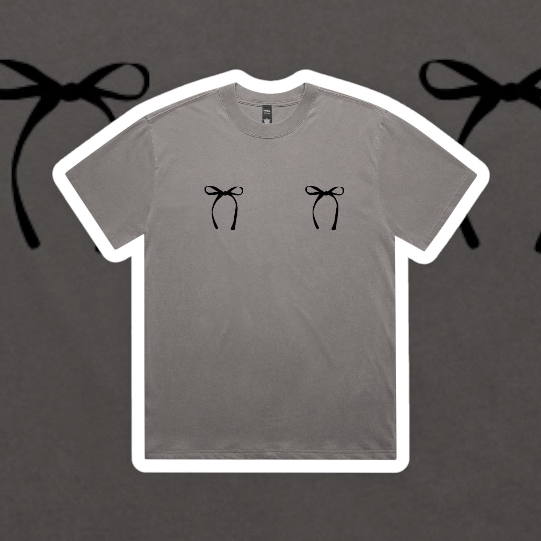 BOW TITTIES TEE
