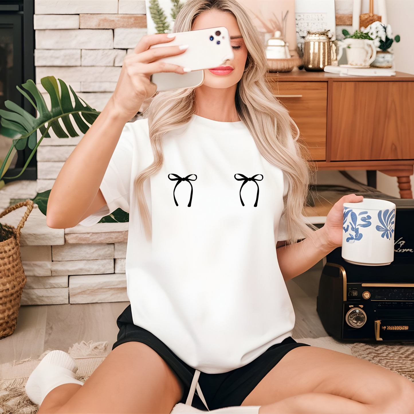 BOW TITTIES TEE