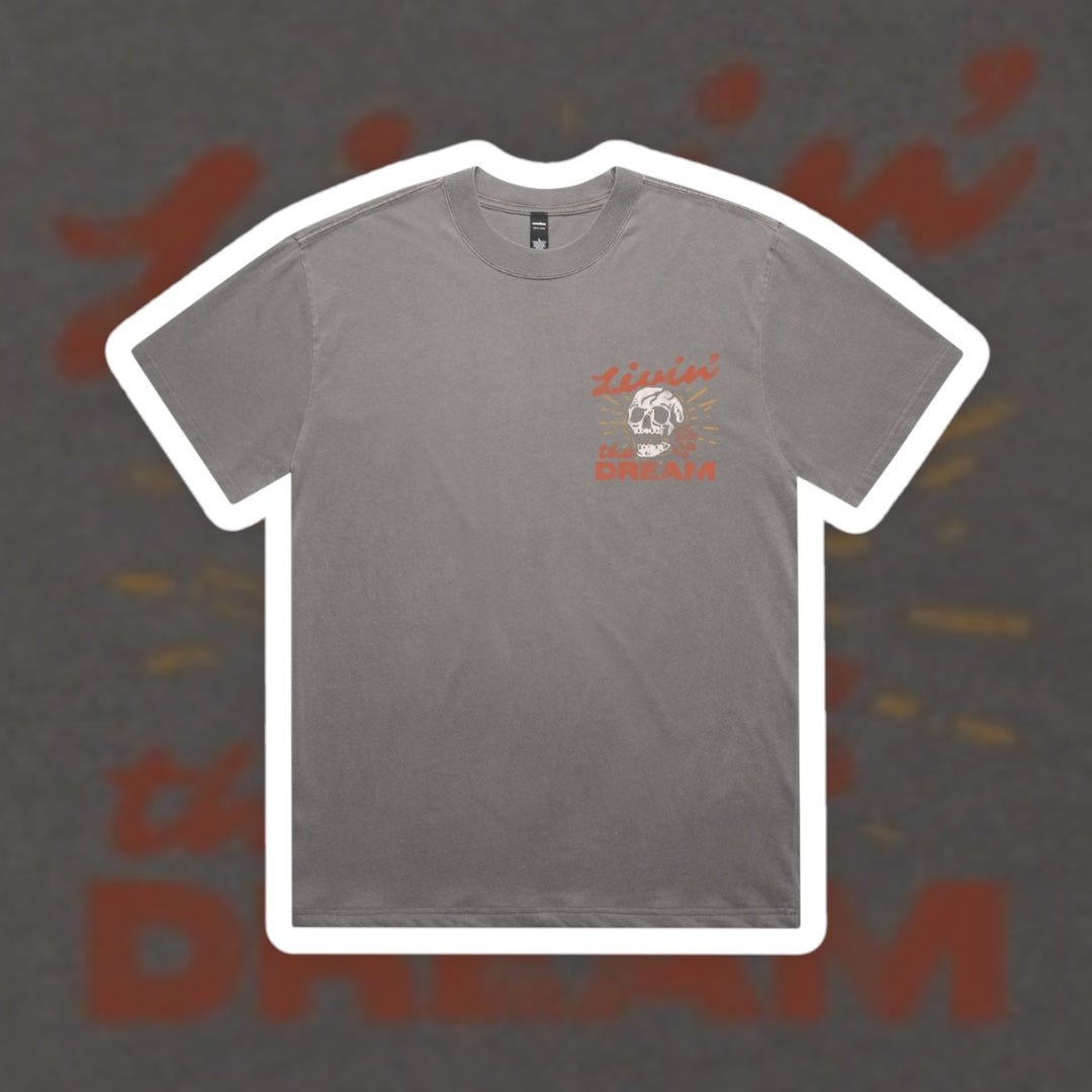 LIVIN' THE DREAM GRAPHIC TEE - Vintage Rebels