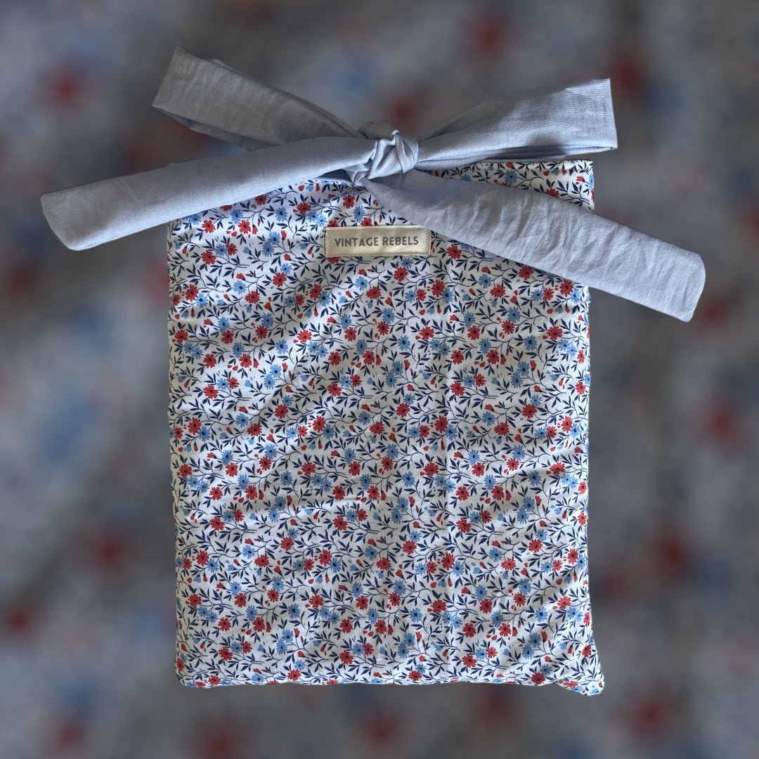 Quilted Book Sleeve | Ditsy Fields - Vintage Rebels