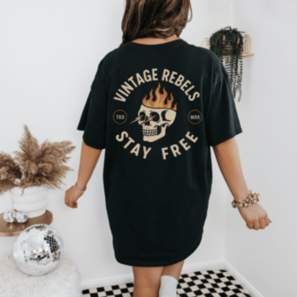 STAY FREE GRAPHIC TEE